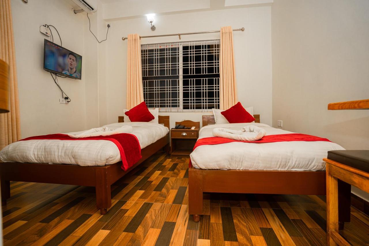 Hotel Dela Mount Pokhara Kültér fotó